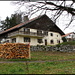 Bei Les Recrettes. Ein Bild für all jene, die nicht genau wissen, was mit <b>"viel Holz vor der Hütte"</b> gemeint ist...