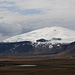 Unterwegs auf Snæfellsnes - Über das flache Gelände an der Bucht Breiðavík geht der Blick zum Snæfellsjökull. Während eines Zwischenstopps auf der Anreise.
