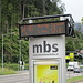 an der Bahnstation - und erst mit meiner Ankunft fallen zögerlich die ersten Tropfen - danke Petrus! 