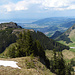 Gegenüber Gipfelziel 1 - der Schwarzenberg - da kommst du her ...<br />da willst du hin ... Gipfelziel 4 (?) die Staufenspitze