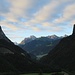 Morgens um sechs: Die ersten Sonnenstrahlen.