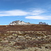 Unterwegs bei Skaftafell - Mittlerweile sind wir auf ca. 300 m in offenem Gelände angekommen. Über die weitläufige Landschaft der Skaftafellsheiði geht der Blick u. a. zu den Kristínartindar.