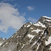 26.6.16: Blick vom Steinbockjoch zur Verpeilspitze. Gestern kamen 2 Leute mit durchnässter Hose an der Hütte an und meinten dass sie am Gipfel waren aber noch zu viel Schnee liegen würde