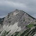 An der Scheinbergspitze bildet der Hauptdolomit/Plattenkalk eine beeindruckende Nordwand.