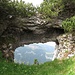 Das Felsenfenster am Bogartenfirst lässt einem, beim richtigen Blickwinkel, den Schäfler und die Ebenalp erblicken.