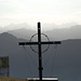 Das "Gipfel"-Kreuz etwas unterhalb des höchsten Punktes des Gnipen