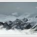 Foto della Russenna presa dall'Alp d'Ischolas (Piz Arina) all'inizio di ottobre, dopo la prima nevicata. Sulla foto si può vedere la Russenna e sulla destra i due Piz S-Chalambert (Dadora, il piccolo, e Dadaint, il grande in parte avvolto nelle nuvole).