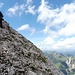 In der steilen Schrofenflanke der Schaufelspitze.
