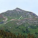 Der Fuggstock. Rot eingezeichnet von rechts kommend unsere Aufstiegsroute und unsere Querung zur Fuggfurggel. Der Fuggstock-Nordgrat ist schöner und schneller.