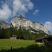 Start an den Haglhütten mit Blick zum Roßkopf.