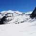 Blick über das mittlere Plateau des Turtmanngletschers zu den Barrhörnern<br /><br />der bisherige Tourenverlauf ging über den Brunegggletscher, seitlich an der Adlerflüe vorbei und dann mittig über's Plateau