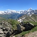 Rückblick über die Gratbegehung bis zu P. 2585, und Ausblick ins Lötschental mit markantem Bietschhorn