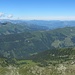 Schließlich im Nordwesten der ganz lange Graskamm rund um den Breiteggern; links Großes Beil und Lämpersberg unter Rofan und Wolke