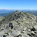 Blick vom Südgipfel zum Kreuzgipfel und dahinter das N-Eck. Links Kaiser; rechts Steinberge.