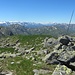 Blick vom Südgipfel zum Olperer; im Vordergrund mittig Ochsenkopf und Pallspitze