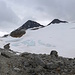 Gletscher den man links am Rand sicher überqueren kann und ins Rienatvággi hinunter steigen kann 