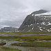 Das Ende des Rienatvággi. Hier stellen wir unser Zelt auf mit Blick auf den Gletscher rechts oben