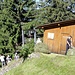 Bei dieser Hütte wo heute die Wildheuer am Werk sind macht der "Weg" oberhalb der Hütte eine 180° Kehre und führt zu der Jagdhütte Brand auf (1375 M).