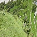 Auf dem Chli Horn angekommen ein Blick zurück auf den steilen Aufstieg im letzten Gratstück. Unten sichtbar der reguläre Weg auf's Stanserhorn.