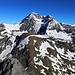Mont Gelé (3518,2m): Gipfelaussicht zu den 4000er Grand Combain de Grafeneire (4314m) und Grand Combin de la Tsessette (4135m). Im Vordergrund steht der Mont Avril (3347m).