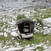 <b>La funivia per il trasporto del materiale alla capanna è stata costruita nel 1967, la sterrata nel 1983.</b>
