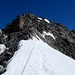 Rückblick auf den anspruchsvolleren Gipfelteil - und nun Gehen am langen Seil über das Gratschneefeld