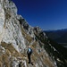 Querung unterhalb der Felswände nach dem Gehrenjoch