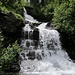 Kleiner Wasserfall am Hardegen-Weg in das Tal