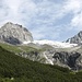 <b>Primo sguardo al ghiacciaio Kuchelmooskees e alle croci di vetta del Kuchelmooskopf (3215 m) e della Reichenspitze (3303 m).</b>
