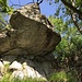 La roccia con le scritte segnaletiche