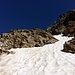 beim Aufstieg zum Petzeck wird ein Schneefeld gequert (so steil wie es aussieht, ist es aber nicht)