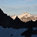 der Oberalpstock in der Morgensonne, mit Finsteraarhorn am Horizont