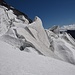 wuchtige Gletschererscheinungen prägen die fantastische Stimmung auf dem Gletscher