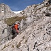 Einige Drahtseile führen hinauf zum Gipfel - der trittsichere Bergsteiger ist nicht auf sie angewiesen.