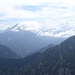 Vom Škarjev rob  sieht man erstmals auch die Steiner Alpen mit dem Grintovec in der Bildmitte