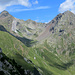 lungo la discesa,vista sull''Oberbergalm (2144 m),sul Sarntaler Weisshorn a sx e il Mudatsch a dx