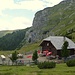 Erlacher Bockhütte vor dem Predigerstuhl, wie die meisten Alphütten mit Brettern gedeckt.