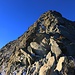 L'Evêque (3716,3m): Ein einfacher Blockgrat mit einer plattigen Stelle leitet zuletzt zum Gipfel.