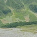 Tiefblick zu den Hütten im Rojener Tal