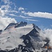 Der Oberalpstock zeigt sich. Eingezeichnet ist unsere ungefähre Aufstiegsroute über den Gletscher.
