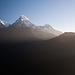 Annapurna South, ganz rechts Machhapuchhre (6993m).