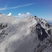 Heute gibts Rauhkarlspitze im Schuttmantel! Der rechte, etwa bildmittige Haufen, 2548 m, ist ein Vorgipfel im Ostgrat der Rauhkarlspitze.