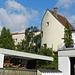 Da hat man scheint's einen Turm der Stadtmauer zu einem Wohnhaus umgebaut.