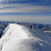 [u Alpin_Rise] legt auf dem Gipfel einen Zwischensprint (ohne Ski) ein
