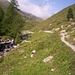 The comfortable path goes up all along the Suvretta da S. Murezzan Valley.