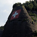 Die Schweizerflagge am Rigifelsen.