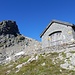 wir erreichen jedoch diese Hütte auf der Cresta dell'Arzo auf 2247 m ...