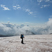 Ein langer Abstieg über das Eis des Gergeti-Gletschers