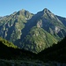Aus dem Tal der Alpe di Sovenat sind Röd und Mascarpino omnipräsent