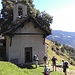 Das Kirchlein von Doro mit aussenliegender Glockenkette